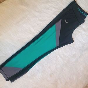LIKE NEW!!! Under Armour Leggins L